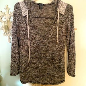 Lightweight hooded v neck pullover